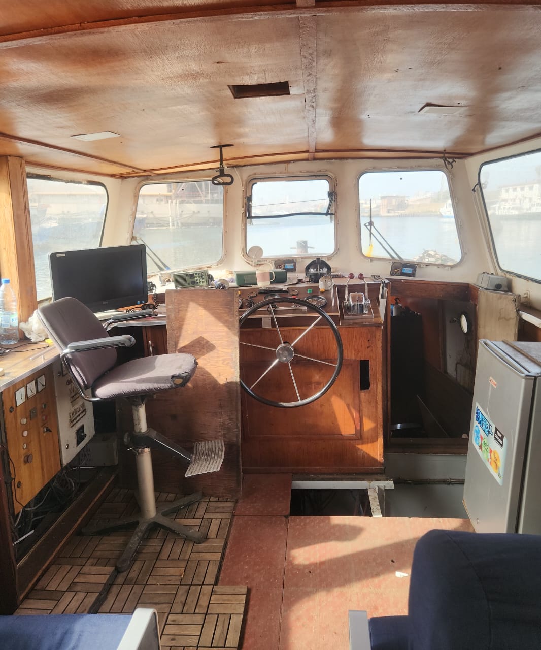 Boat helm and navigation console